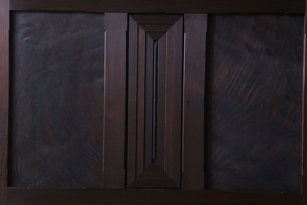 和製アンティーク　レア物　凝ったデザインが目を引くヒノキ材の板戸(引き戸)2枚組