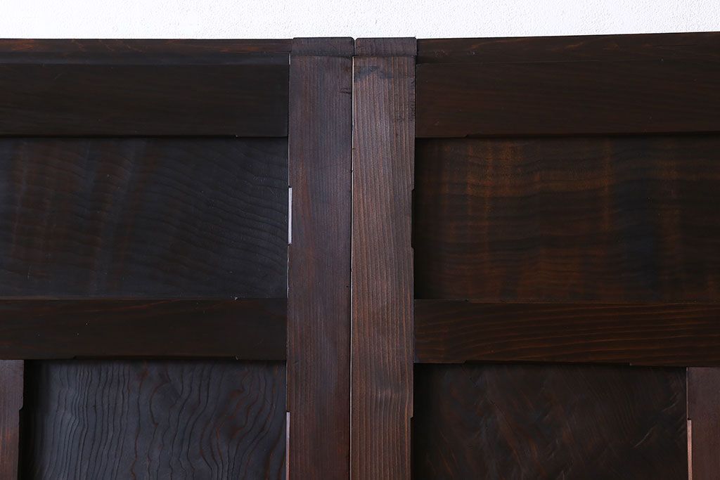 和製アンティーク　レア物　凝ったデザインが目を引くヒノキ材の板戸(引き戸)2枚組