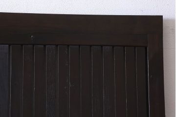 和製アンティーク　いぶされた濃い色合いが魅力的な平格子戸(引き戸)(1)