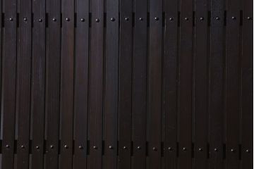 和製アンティーク　いぶされた濃い色合いが魅力的な平格子戸(引き戸)(1)