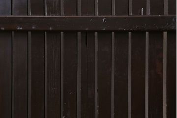 和製アンティーク　いぶされた濃い色合いが魅力的な平格子戸(引き戸)(1)