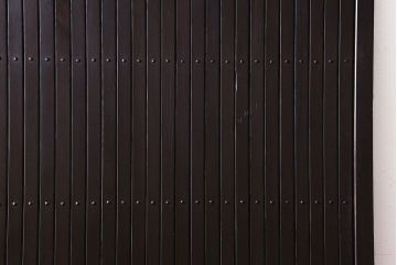 和製アンティーク　いぶされた濃い色合いが魅力的な平格子戸(引き戸)(2)