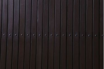 和製アンティーク　いぶされた濃い色合いが魅力的な平格子戸(引き戸)(2)