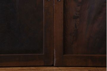 古民具・骨董　杢目が美しい　杉材一枚板の板戸2枚(窓)