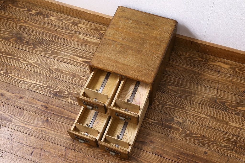 レトロ家具　昭和レトロ　ナラ材　重厚な雰囲気漂うカードケース(小引き出し、小物収納、図書館、図書室)