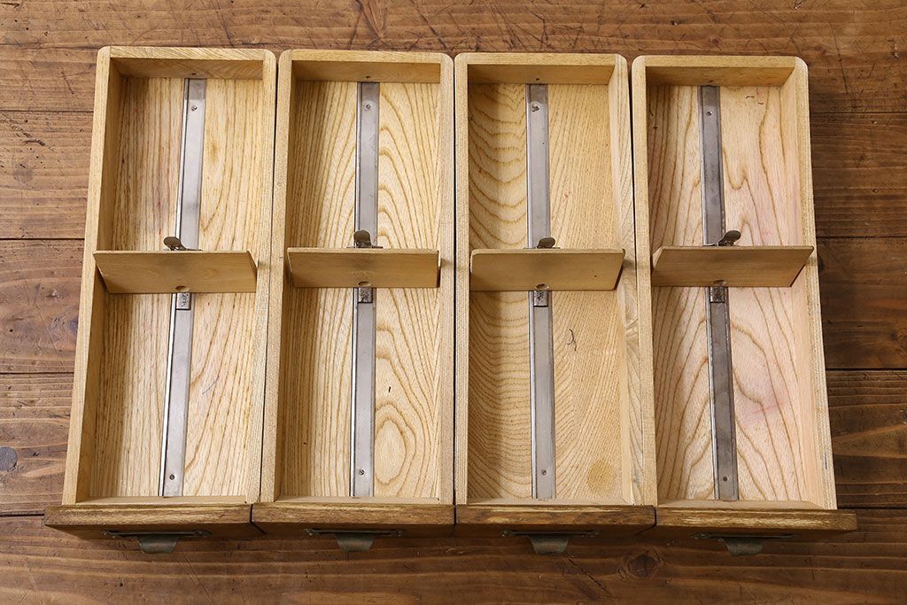 レトロ家具　昭和レトロ　ナラ材　重厚な雰囲気漂うカードケース(小引き出し、小物収納、図書館、図書室)