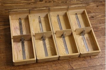 レトロ家具　昭和レトロ　ナラ材　重厚な雰囲気漂うカードケース(小引き出し、小物収納、図書館、図書室)