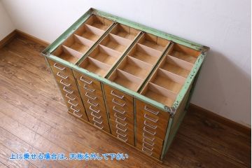 ヴィンテージ家具　フランスビンテージ　オリジナルペイント　シャビーな雰囲気が魅力的なラック(陳列棚、飾り棚)