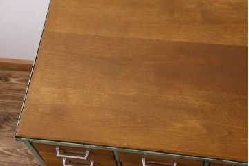 ヴィンテージ家具　フランスビンテージ　オリジナルペイント　収納力抜群のチェスト(ドロワー)