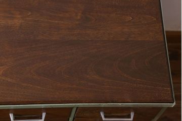 ヴィンテージ家具　フランスビンテージ　シャビーな雰囲気が魅力的な収納力抜群のチェスト(ドロワー)