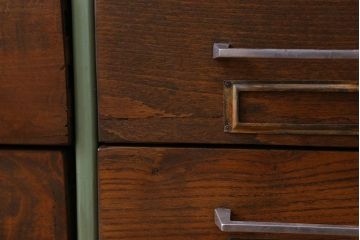 ヴィンテージ家具　フランスビンテージ　シャビーな雰囲気が魅力的な収納力抜群のチェスト(ドロワー)