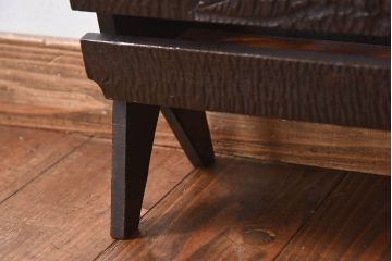 アンティーク雑貨　美しい彫刻が目を惹くビンテージマガジンラック