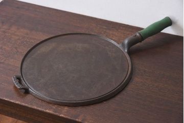 アンティーク雑貨　アメリカビンテージ　ジャンクスタイルにおすすめのシャビーなクレープパン