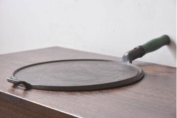 アンティーク雑貨　アメリカビンテージ　ジャンクスタイルにおすすめのシャビーなクレープパン