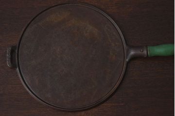 アンティーク雑貨　アメリカビンテージ　ジャンクスタイルにおすすめのシャビーなクレープパン