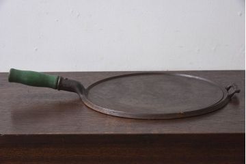 アンティーク雑貨　アメリカビンテージ　ジャンクスタイルにおすすめのシャビーなクレープパン
