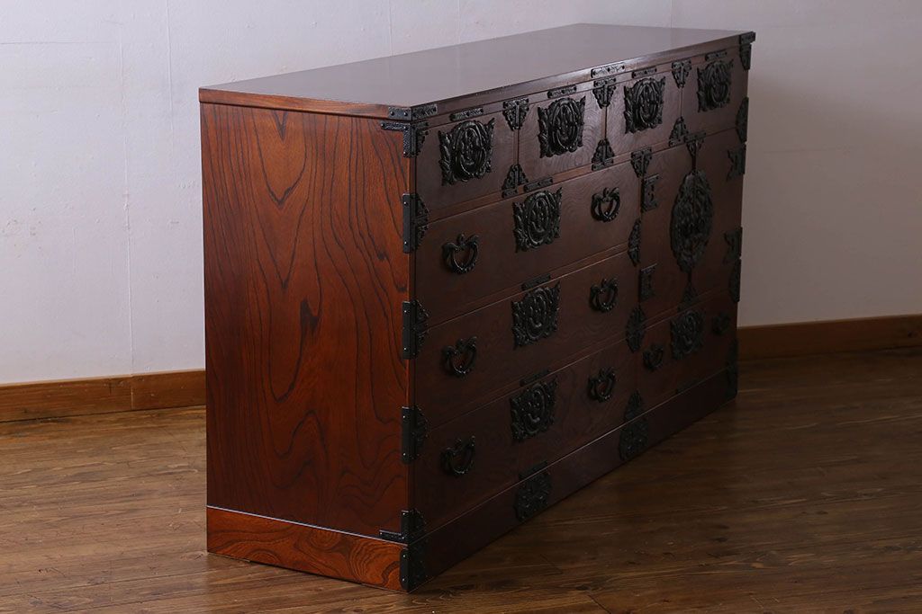 中古　伝統民芸家具　岩谷堂　NO.720　幅広で存在感のある白鳥2号横長箪笥(チェスト)(定価約63万円)