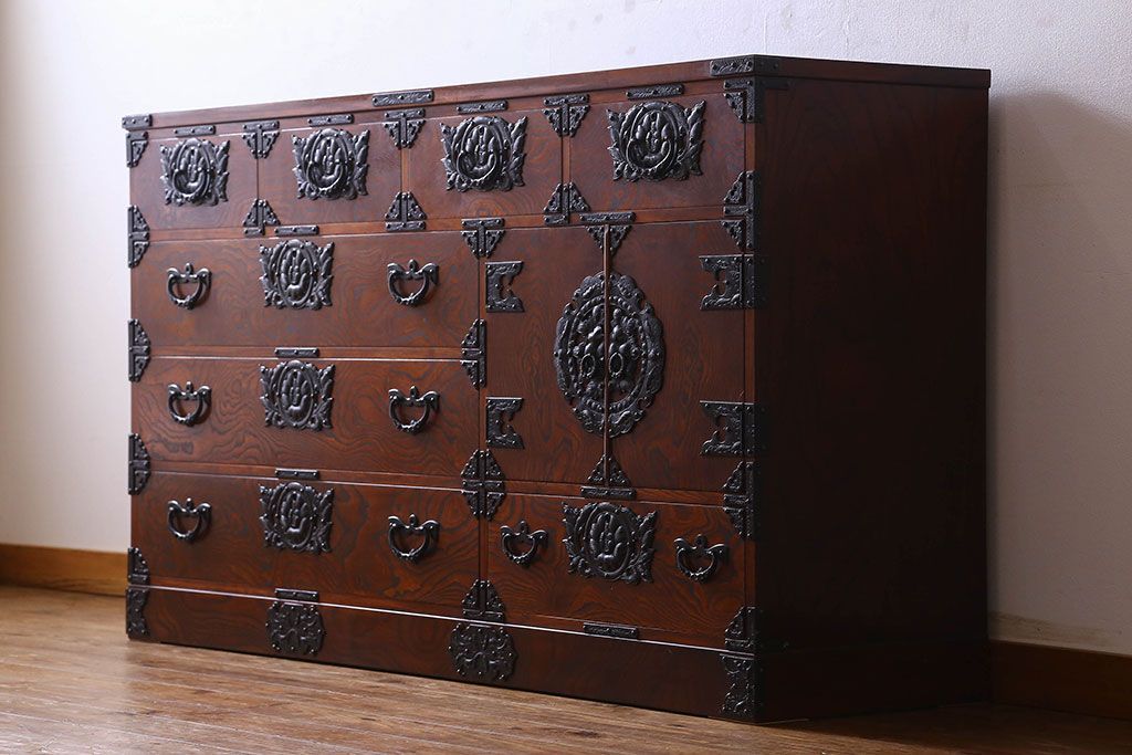 中古　伝統民芸家具　岩谷堂　NO.720　幅広で存在感のある白鳥2号横長箪笥(チェスト)(定価約63万円)