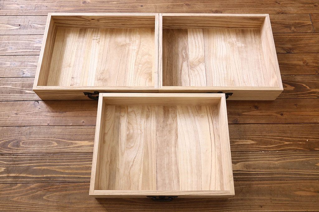 中古　伝統民芸家具　岩谷堂　NO.720　幅広で存在感のある白鳥2号横長箪笥(チェスト)(定価約63万円)