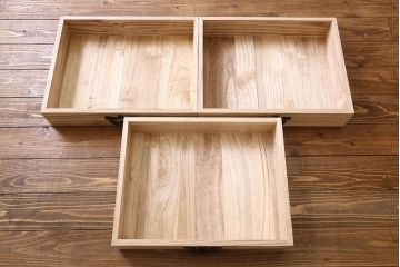 中古　伝統民芸家具　岩谷堂　NO.720　幅広で存在感のある白鳥2号横長箪笥(チェスト)(定価約63万円)