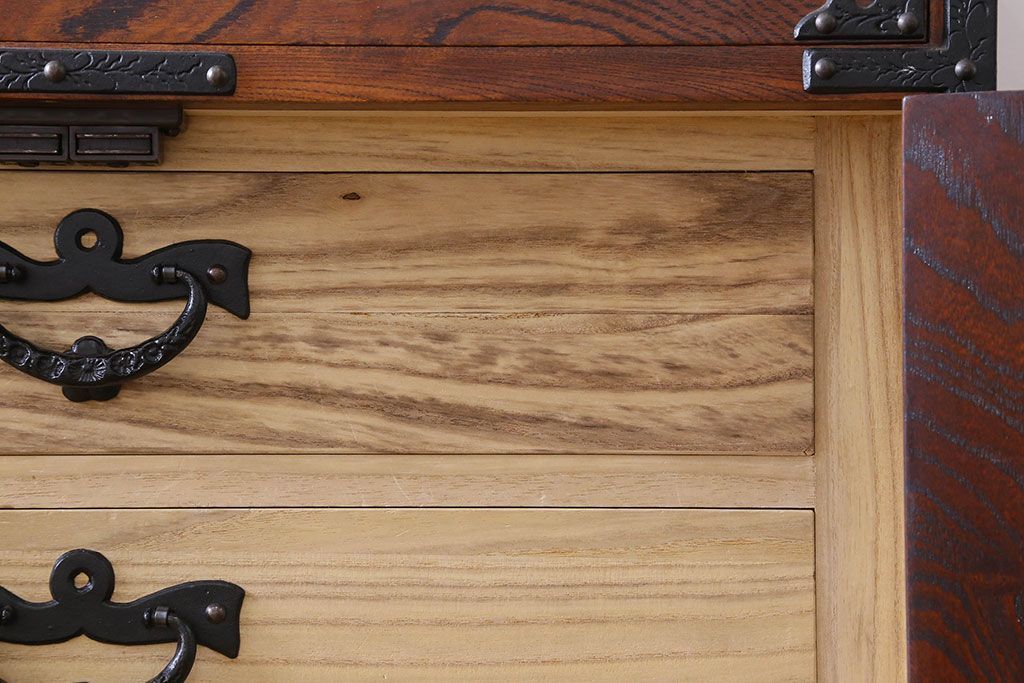 中古　伝統民芸家具　岩谷堂　NO.720　幅広で存在感のある白鳥2号横長箪笥(チェスト)(定価約63万円)