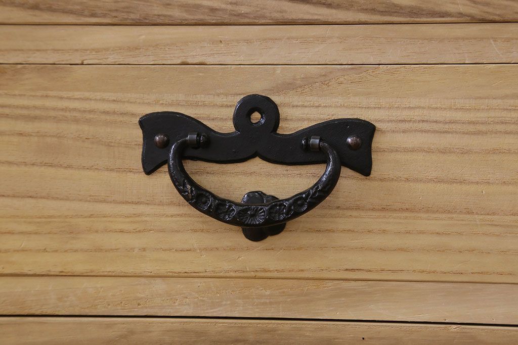 中古　伝統民芸家具　岩谷堂　NO.720　幅広で存在感のある白鳥2号横長箪笥(チェスト)(定価約63万円)