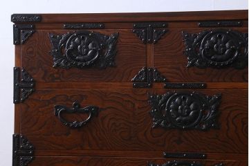 中古　伝統民芸家具　岩谷堂　NO.720　幅広で存在感のある白鳥2号横長箪笥(チェスト)(定価約63万円)