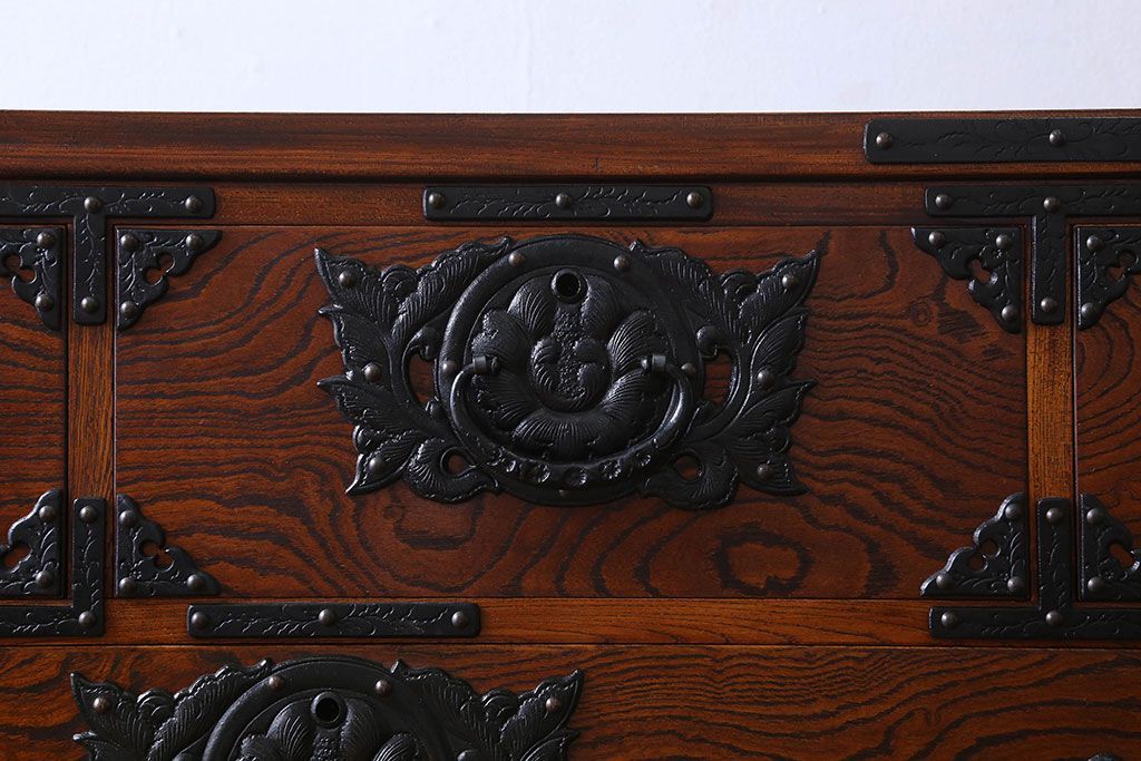 中古　伝統民芸家具　岩谷堂　NO.720　幅広で存在感のある白鳥2号横長箪笥(チェスト)(定価約63万円)