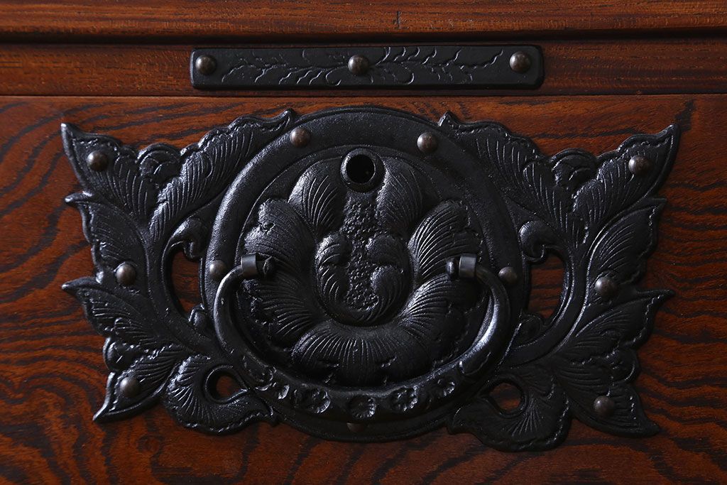 中古　伝統民芸家具　岩谷堂　NO.720　幅広で存在感のある白鳥2号横長箪笥(チェスト)(定価約63万円)