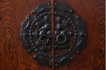 中古　伝統民芸家具　岩谷堂　NO.720　幅広で存在感のある白鳥2号横長箪笥(チェスト)(定価約63万円)