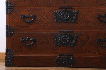 中古　伝統民芸家具　岩谷堂　NO.720　幅広で存在感のある白鳥2号横長箪笥(チェスト)(定価約63万円)