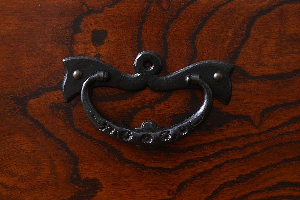 中古　伝統民芸家具　岩谷堂　NO.720　幅広で存在感のある白鳥2号横長箪笥(チェスト)(定価約63万円)