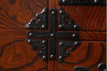 中古　伝統民芸家具　岩谷堂　NO.720　幅広で存在感のある白鳥2号横長箪笥(チェスト)(定価約63万円)