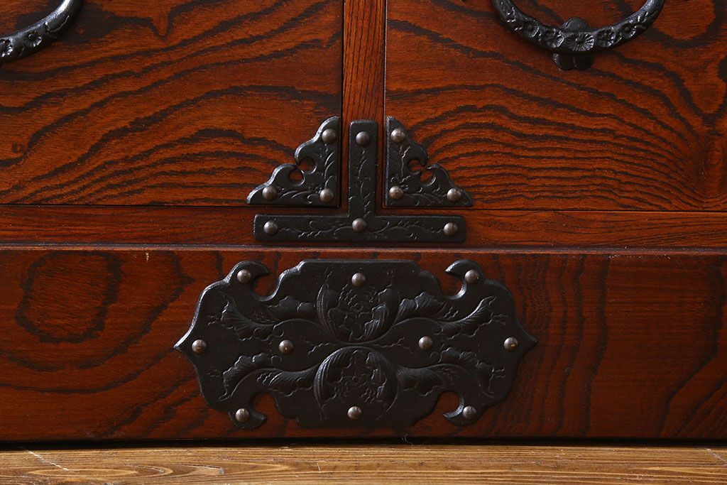 中古　伝統民芸家具　岩谷堂　NO.720　幅広で存在感のある白鳥2号横長箪笥(チェスト)(定価約63万円)