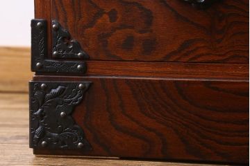 中古　伝統民芸家具　岩谷堂　NO.720　幅広で存在感のある白鳥2号横長箪笥(チェスト)(定価約63万円)