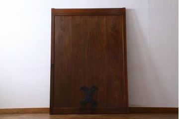 和製アンティーク　鍵付き　大振りなサイズで存在感を放つ総ケヤキ材の蔵戸(引き戸、玄関戸)