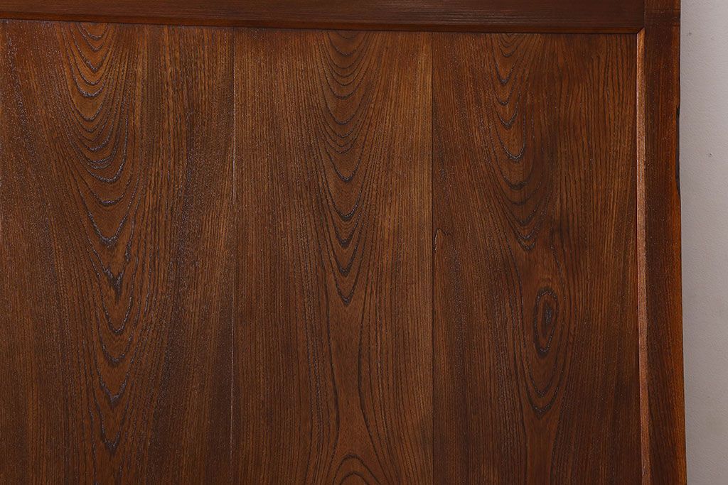 和製アンティーク　鍵付き　大振りなサイズで存在感を放つ総ケヤキ材の蔵戸(引き戸、玄関戸)