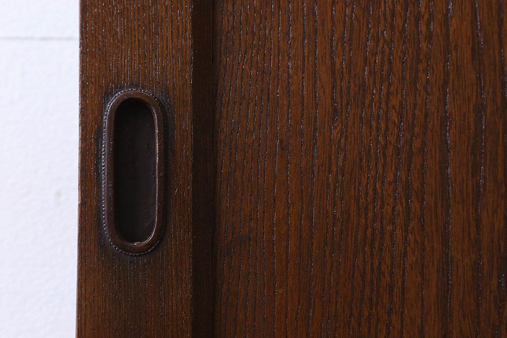 和製アンティーク　鍵付き　大振りなサイズで存在感を放つ総ケヤキ材の蔵戸(引き戸、玄関戸)
