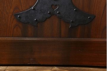 和製アンティーク　鍵付き　大振りなサイズで存在感を放つ総ケヤキ材の蔵戸(引き戸、玄関戸)