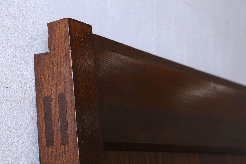 和製アンティーク　鍵付き　大振りなサイズで存在感を放つ総ケヤキ材の蔵戸(引き戸、玄関戸)