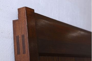 和製アンティーク　鍵付き　大振りなサイズで存在感を放つ総ケヤキ材の蔵戸(引き戸、玄関戸)