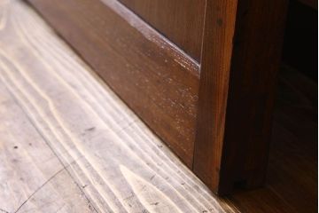 和製アンティーク　鍵付き　大振りなサイズで存在感を放つ総ケヤキ材の蔵戸(引き戸、玄関戸)