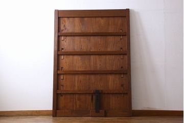 和製アンティーク　鍵付き　大振りなサイズで存在感を放つ総ケヤキ材の蔵戸(引き戸、玄関戸)