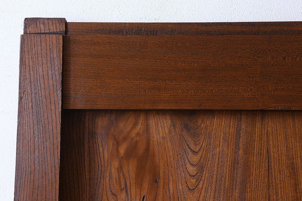 和製アンティーク　鍵付き　大振りなサイズで存在感を放つ総ケヤキ材の蔵戸(引き戸、玄関戸)