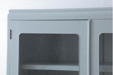  ペイント家具　気泡ガラスがお洒落なナチュラルカラーの食器棚(収納棚、戸棚、飾り棚)