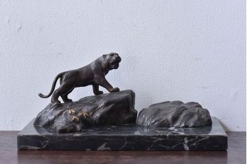 アンティーク雑貨　アンティーク　銅製　在銘　虎　ブロンズ像(置物、彫刻、動物像)