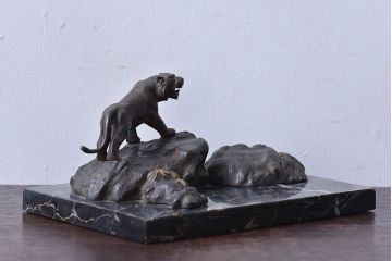 アンティーク雑貨　アンティーク　銅製　在銘　虎　ブロンズ像(置物、彫刻、動物像)