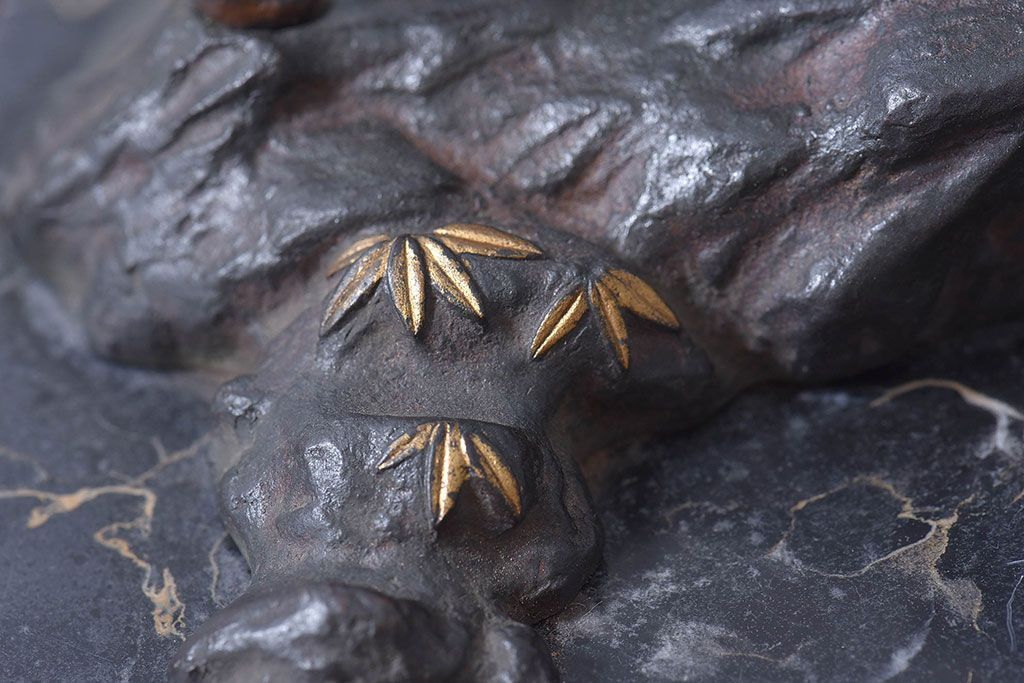 アンティーク雑貨　アンティーク　銅製　在銘　虎　ブロンズ像(置物、彫刻、動物像)