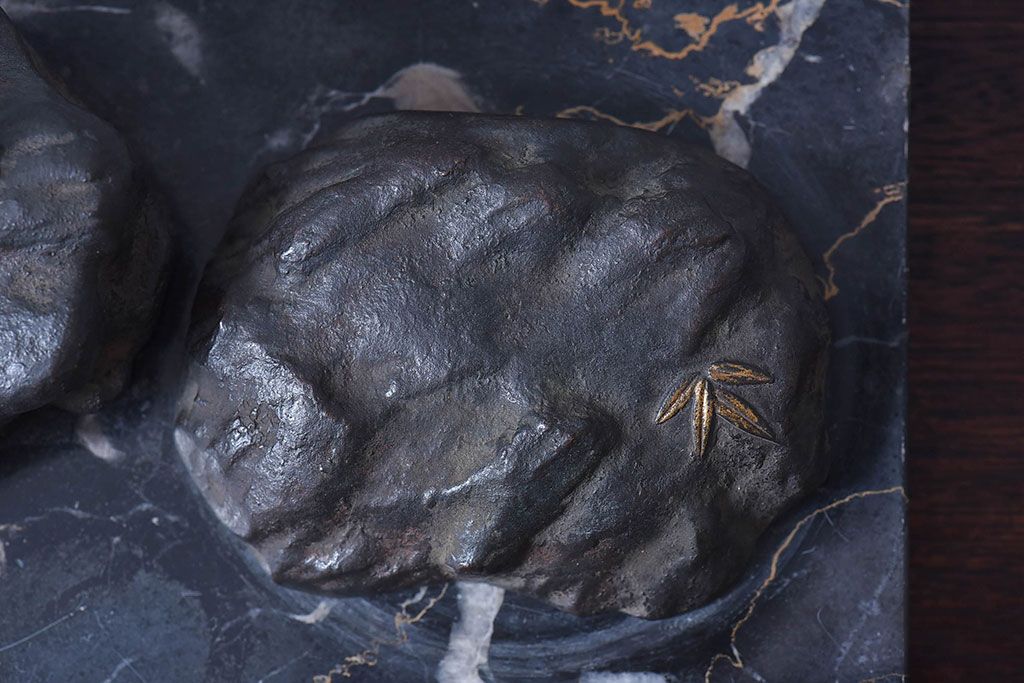 アンティーク雑貨　アンティーク　銅製　在銘　虎　ブロンズ像(置物、彫刻、動物像)