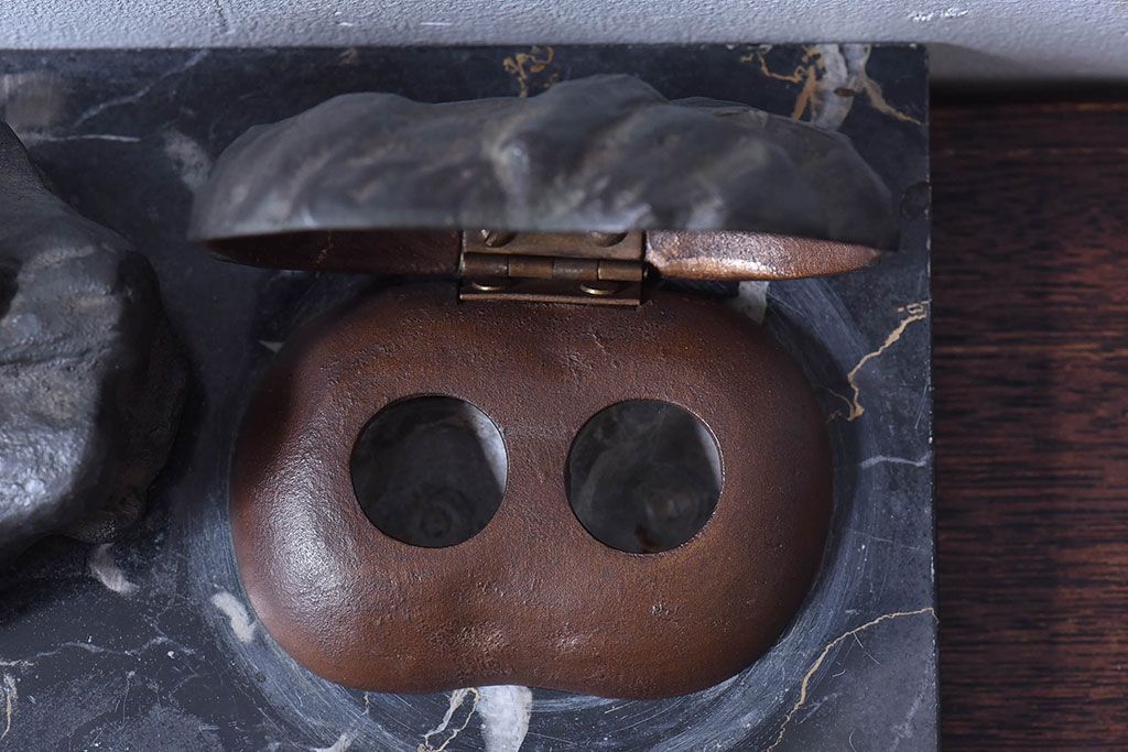 アンティーク雑貨　アンティーク　銅製　在銘　虎　ブロンズ像(置物、彫刻、動物像)